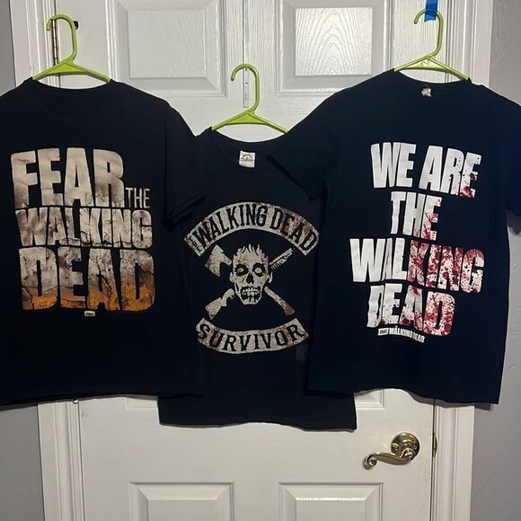 🧟♂️ Halloween Horror - THE WALKING DEAD - 3 Shirt Bundle - Men Medium -Perfect - Picture 1 of 1